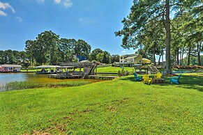 Beautiful Lakefront Retreat w/ Dock & Grill!
