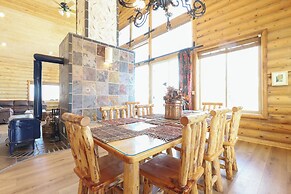 Brian Head Cabin Minutes From Slopes w/ Game Room!