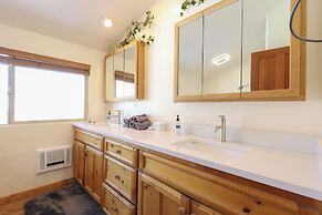 Brian Head Cabin Minutes From Slopes w/ Game Room!