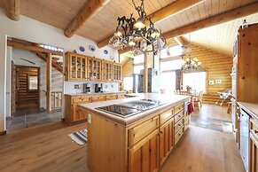 Brian Head Cabin Minutes From Slopes w/ Game Room!