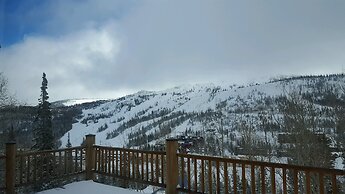 Brian Head Cabin Minutes From Slopes w/ Game Room!