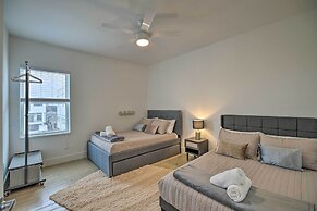 Downtown Houston Townhome w/ Balcony + Yard!
