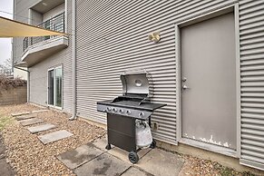 Downtown Houston Townhome w/ Balcony + Yard!