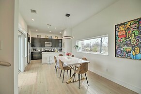 Downtown Houston Townhome w/ Balcony + Yard!