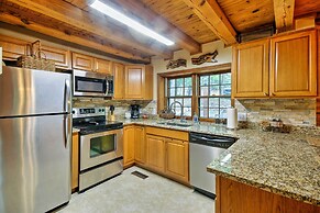 Family-friendly Massanutten Log Home w/ Views!