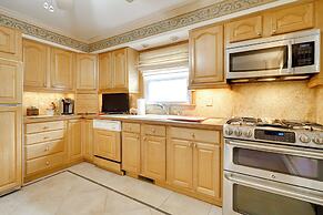 Charming Bay Head Retreat - Half-mi to Beach!