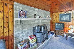 Cozy Lakefront Hale Cabin w/ Access to Boat Ramp!