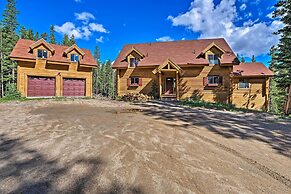Expansive Alma Cabin w/ Hot Tub & Mountain Views!