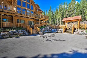 Expansive Alma Cabin w/ Hot Tub & Mountain Views!