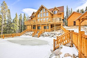 Expansive Alma Cabin w/ Hot Tub & Mountain Views!