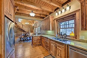 Hot Tub & Fire Pit: Getaway Near Nantahala Gorge!