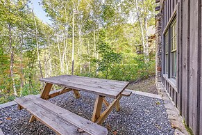 Hot Tub & Fire Pit: Getaway Near Nantahala Gorge!