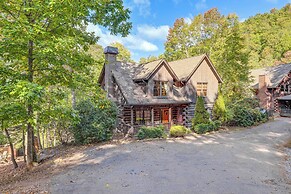 Hot Tub & Fire Pit: Getaway Near Nantahala Gorge!