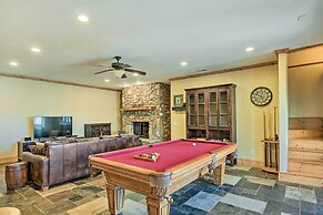 Hot Tub & Fire Pit: Getaway Near Nantahala Gorge!