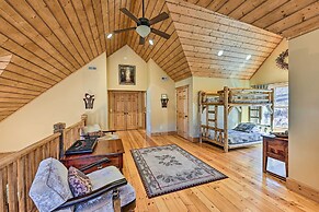 Hot Tub & Fire Pit: Getaway Near Nantahala Gorge!