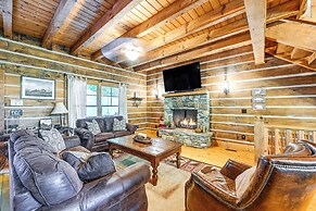 Hot Tub & Fire Pit: Getaway Near Nantahala Gorge!