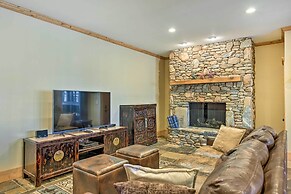 Hot Tub & Fire Pit: Getaway Near Nantahala Gorge!