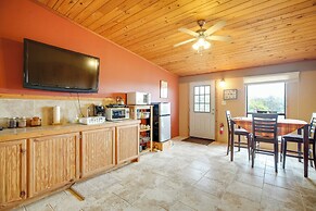 Cozy Medina Vacation Rental in Texas Hill Country
