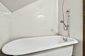 Historic Virginia Wine Country Villa w/ Pool, Yard