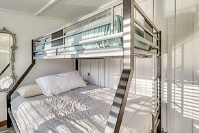 'fish House' w/ Deck, Fire Pit & River Views