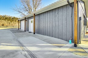 'fish House' w/ Deck, Fire Pit & River Views