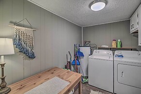 Damascus Cottage w/ Fire Pit - 1 Mi to Trails