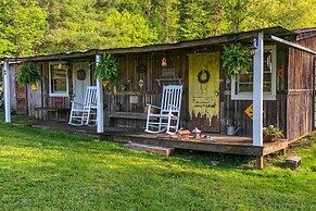 Damascus Cottage w/ Fire Pit - 1 Mi to Trails