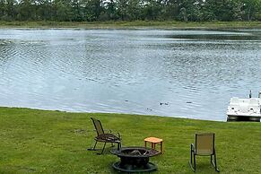 Fish, Hike & Hunt: Lakeside Newaygo Cottage