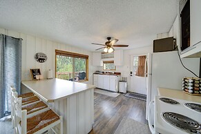 Cozy Worley Cabin w/ Lake Access + Gas Grill!