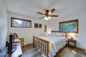 Cozy Worley Cabin w/ Lake Access + Gas Grill!