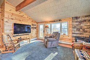 Cozy Speculator Cottage ~ 2 Miles to Ski Resort!