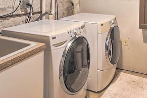 Lakefront Plymouth Cottage w/ Private Hot Tub