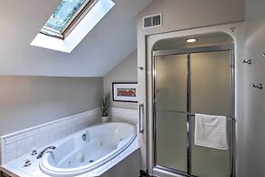 Lakefront Plymouth Cottage w/ Private Hot Tub