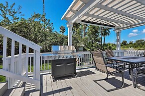 Home on San Jacinto River w/ Pool, Dock & Deck!