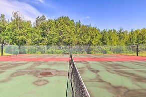 Comfortable Dover Apartment: Walk to Mt Snow!