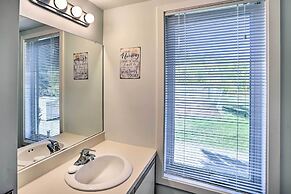 Comfortable Dover Apartment: Walk to Mt Snow!