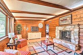 Fox River Grove Home: Pets Welcome!