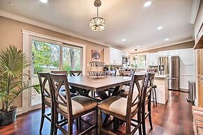 Fox River Grove Home: Pets Welcome!