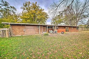 Fox River Grove Home: Pets Welcome!