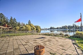 Lakefront Seattle Area House w/ Private Deck!