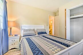 Long Beach Hideaway: Walk to Beach, Shops & Bars!