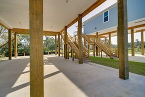 Lovely Bay St Louis Retreat w/ Dock & Canal Access
