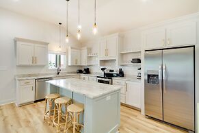 Lovely Bay St Louis Retreat w/ Dock & Canal Access
