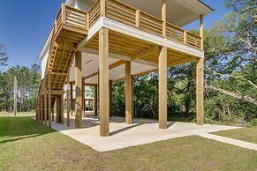 Lovely Bay St Louis Retreat w/ Dock & Canal Access