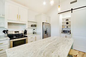 Lovely Bay St Louis Retreat w/ Dock & Canal Access