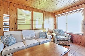 Williams Bay Retreat: Walk to Lake Geneva & Town!