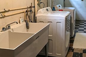 Williams Bay Retreat: Walk to Lake Geneva & Town!