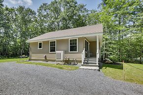 Maine Cottage w/ Dock & Kayaks, Near Augusta!