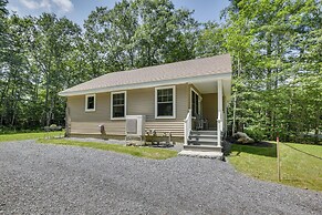 Maine Cottage w/ Dock & Kayaks, Near Augusta!