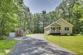 Maine Cottage w/ Dock & Kayaks, Near Augusta!